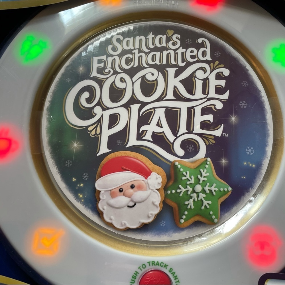 NWT Santa Claus enchanted cookie plate Christmas tracker button kids - Picture 7 of 8